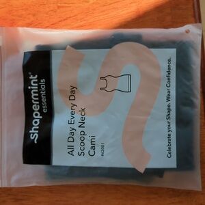 Shapermint Essentials All Day Every day scoop neck Cami  in BLACK